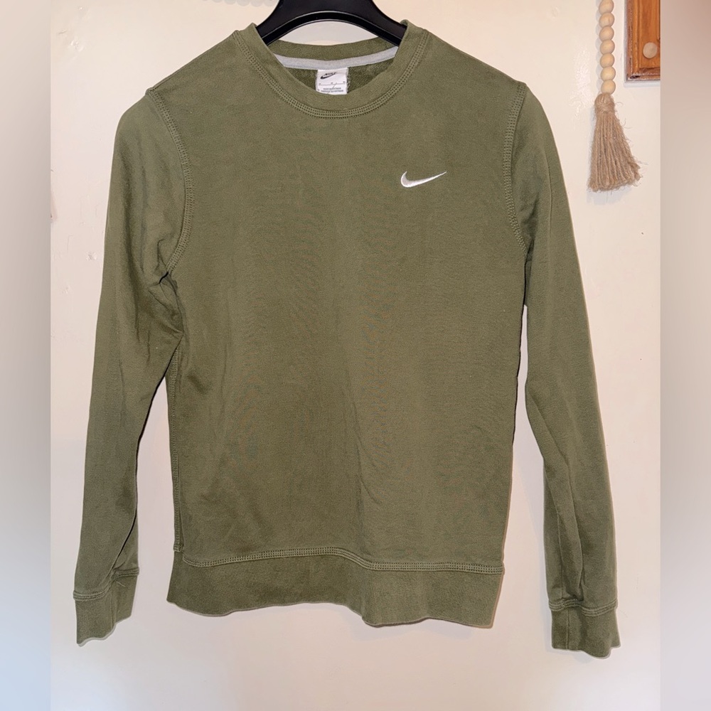 nike crewneck sweatshirt